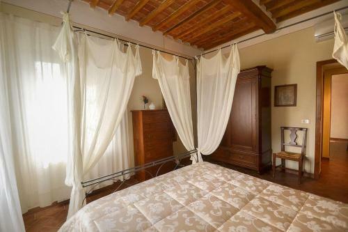 Pozzo Della Chiana Villa Sleeps 24 Pool Air Con