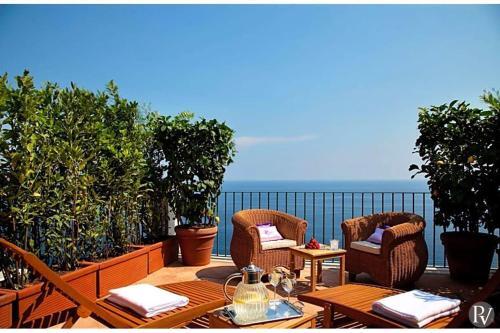 Praiano Villa Sleeps 10 Air Con Wifi