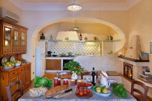 Praiano Villa Sleeps 6 Pool Air Con Wifi