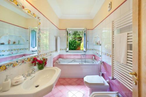 Praiano Villa Sleeps 6 Pool Air Con Wifi