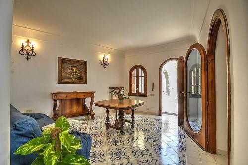 Praiano Villa Sleeps 10 Pool Air Con Wifi