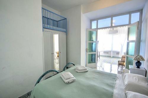 Praiano Apartment Sleeps 5 Air Con Wifi