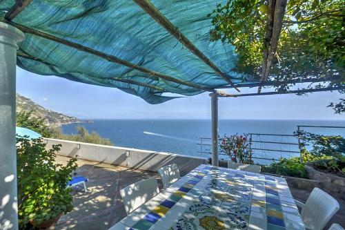 Praiano Apartment Sleeps 5 Air Con Wifi