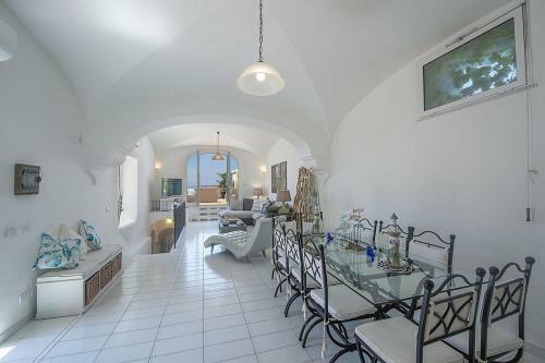 Praiano Villa Sleeps 16 Pool Air Con Wifi
