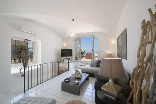 Praiano Villa Sleeps 16 Pool Air Con Wifi