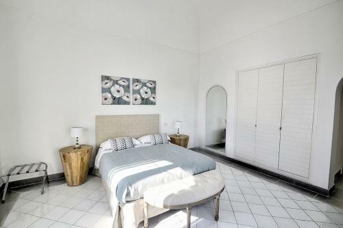 Praiano Villa Sleeps 6 With Pool And Air Con
