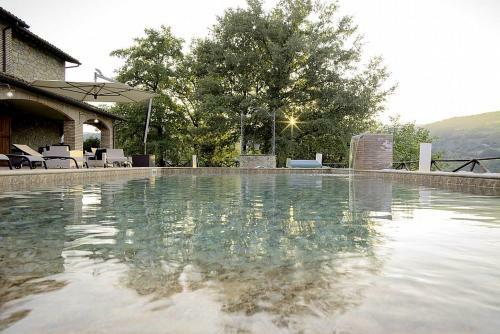 Querce Villa Sleeps 8 Pool Wifi