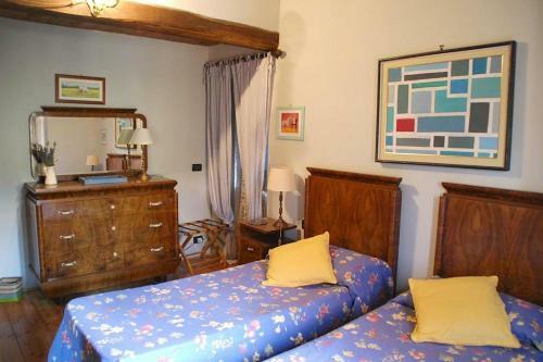 Radicofani Villa Sleeps 10 With Pool And Air Con