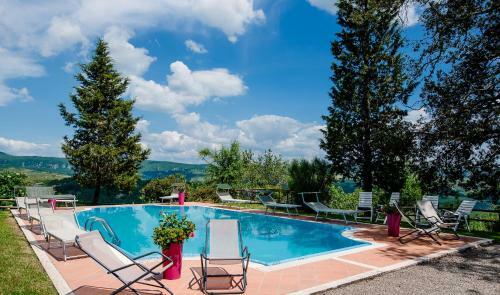 Radicofani Villa Sleeps 28 With Pool And Wifi