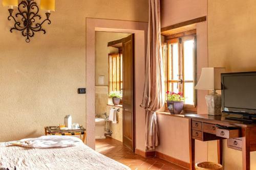Rapale Villa Sleeps 18 Pool Wifi