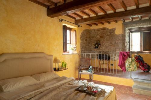 Rapale Villa Sleeps 20 With Pool