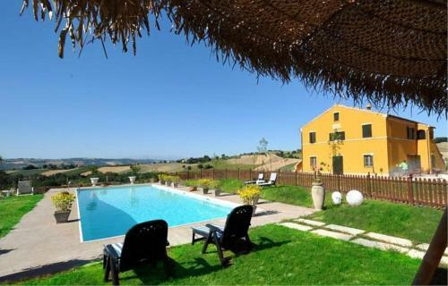 Recanati Villa Sleeps 5 Pool Air Con Wifi