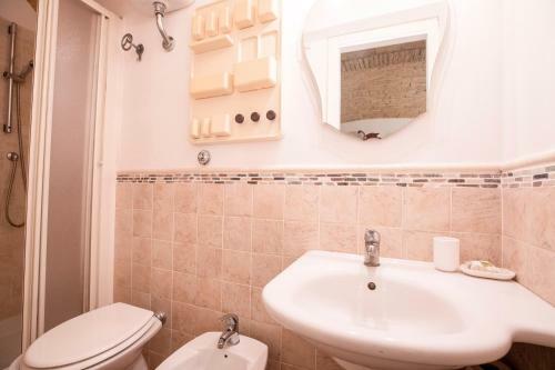 Apartamento Eats & Sheets Colosseo Hidden Gem