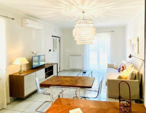 Apartamento Teatro Verdi & Villa Comunale Charming Flat