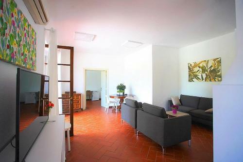 Sanarica Villa Sleeps 12 With Pool And Air Con
