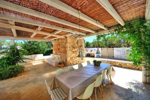 San Michele Salentino Villa Sleeps 6 Pool Air Con