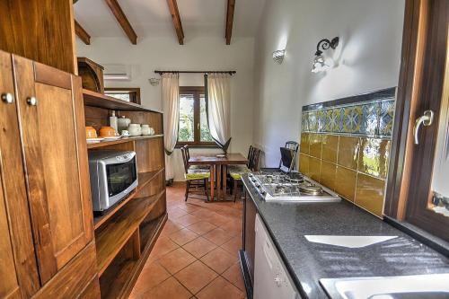 Sant'agata Sui Due Golfi Villa Sleeps 4 Pool Wifi
