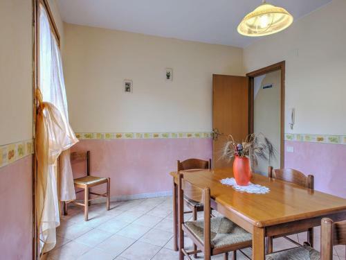 Valley-view Apartment In Sant'alfio With Balcony