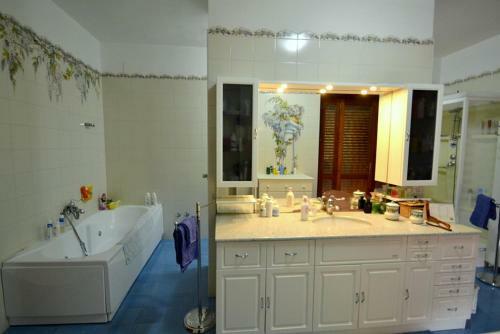 Santa Maria Villa Sleeps 8 Pool Air Con Wifi