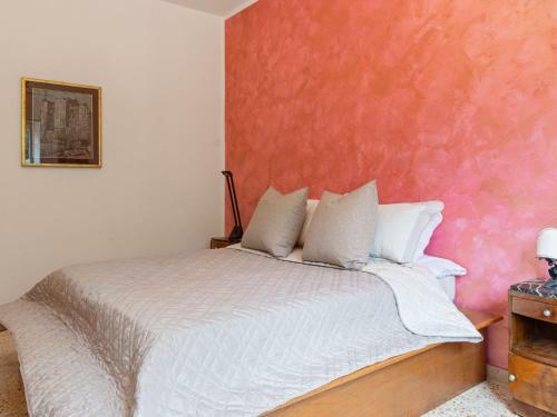 Inviting Farmhouse In San Venanzo With Garden