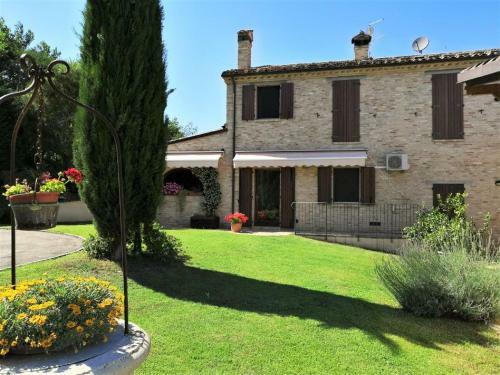 Spacious Villa In Tavullia With Swimming Pool
