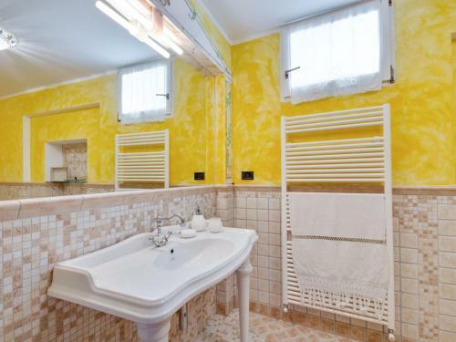 Serene Holiday Home In Urbino With Private Pool