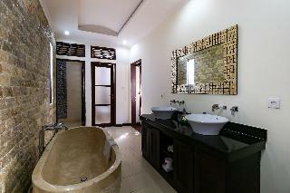Hotel Aleesha Villas & Deluxe Suites