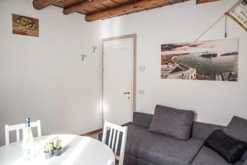 Venetian Mood : Earth Sky
