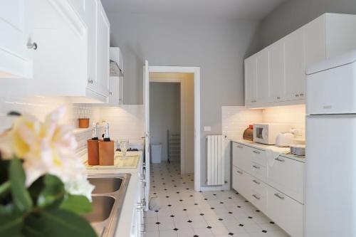 San Quirico Villa Sleeps 8 Pool Wifi