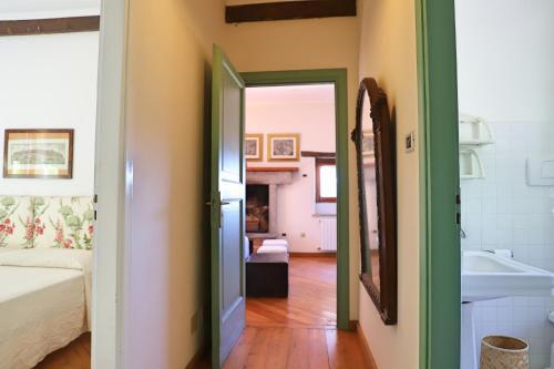 San Quirico Villa Sleeps 8 Pool Wifi