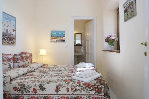 San Quirico Villa Sleeps 8 Pool Wifi