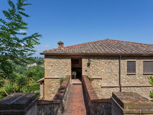 Tranquil Holiday Home In Volterra With Swimming Pool