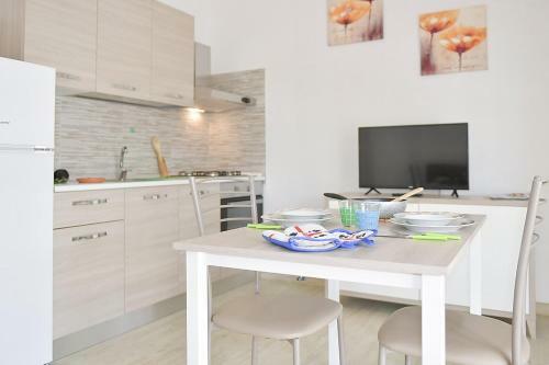 Isola Rossa Villa Sleeps 4 With Air Con