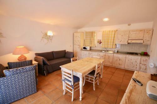 I Fiori Gialli Di Cala Di Volpe