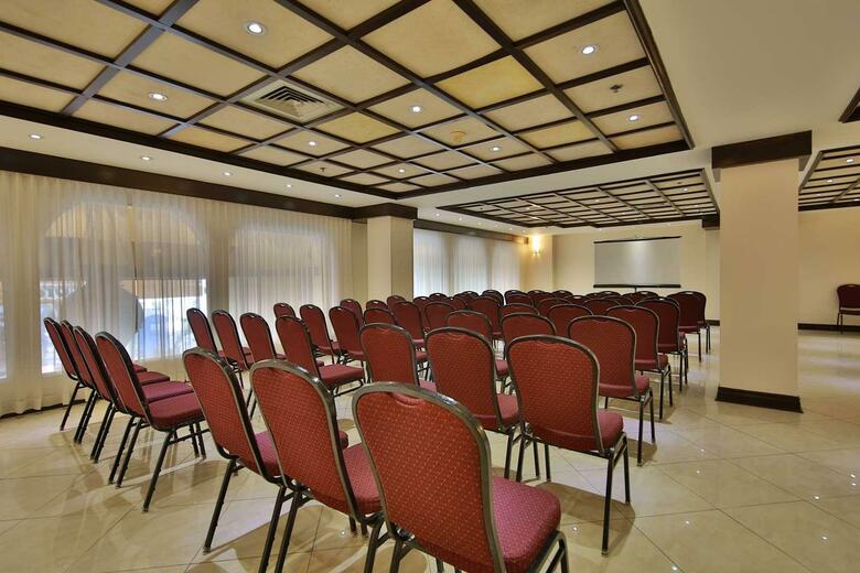 Best Western Montreal Downtown- Hotel Europa