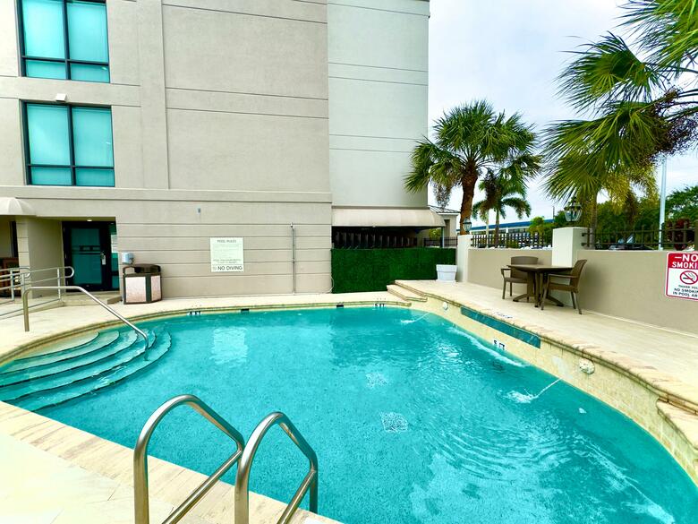 Holiday Inn Express Hotel & Suites Oldsmar