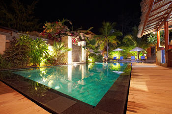 Hotel The Beach House Resort