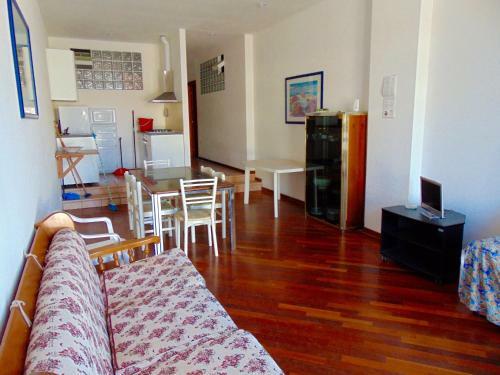 Apartamento M258 - Marcelli, Ampio Pentalocale Con Terrazzo