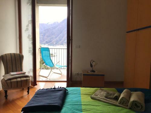 Big Apartment With Lake View And Three Bedrooms