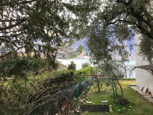 Big Apartment With Lake View And Three Bedrooms