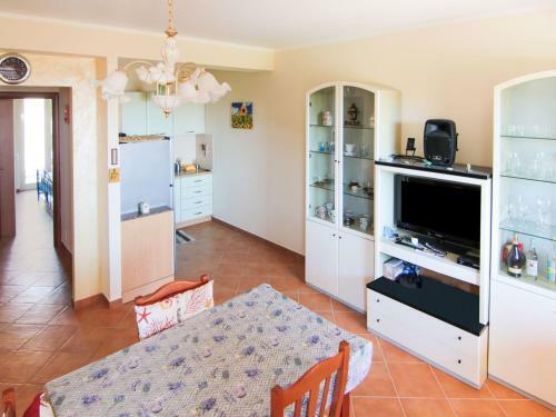 Simplistic Apartment In Marina Di Mandatoriccio With Pool