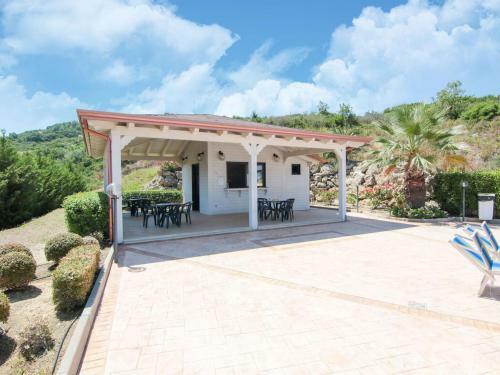 Simplistic Apartment In Marina Di Mandatoriccio With Pool
