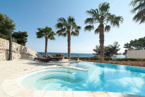 Marina San Gregorio Holiday Home Sleeps 7 With Pool