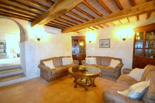 Ellerone Villa Sleeps 16 Pool Air Con Wifi