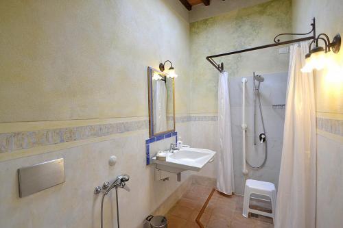Ellerone Villa Sleeps 16 Pool Air Con Wifi