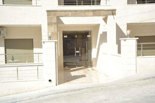 Amazing One Bedroom Apartment In Amman Elwebdah 8