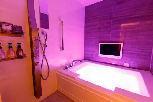 Knows Hotel