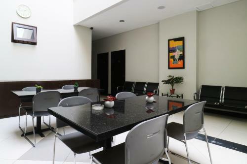 Hotel Sky City Home Guest House