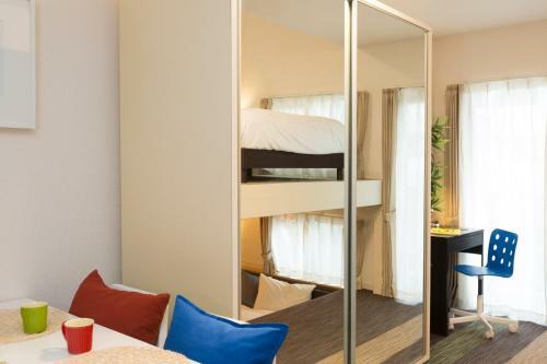Hostal The Metropolitan Hakata Type A ~ 6 People ~ Room With Loft~
