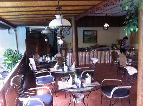 Hotel Harmony Inn
